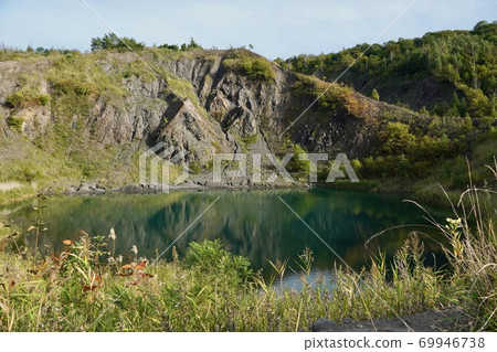 Ari-kun crater in early autumn 69946738