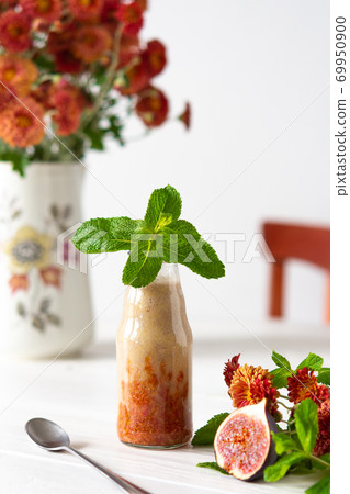 Melon, fig and banana smoothie Melon, fig and banana smoothie 69950900