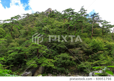 Scenic spot of strange rock monster stone in early autumn Sunny of Shosenkyo in Kofu City, Yamanashi Prefecture Scenic spot of strange rock monster stone in early autumn Sunny of Shosenkyo in Kofu City, Yamanashi Prefecture 69951798