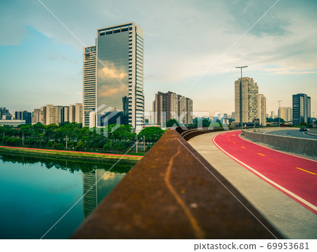 Pinheiros River and Bike Lanes 69953681