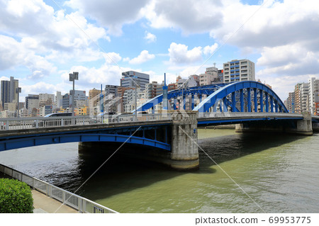 Komagata Bridge over the Sumida River in Tokyo Komagata Bridge over the Sumida River in Tokyo 69953775