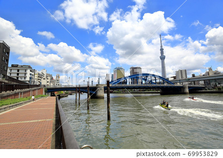 Komagata Bridge over the Sumida River in Tokyo Komagata Bridge over the Sumida River in Tokyo 69953829