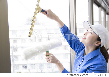 Cleaner woman Cleaner woman 69954091