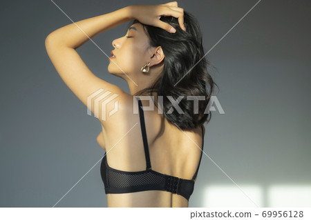 女性肖像美 69956128