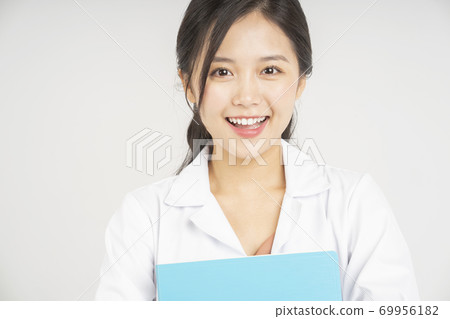Female portrait doctor 69956182