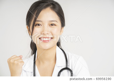 女肖像醫生 69956190