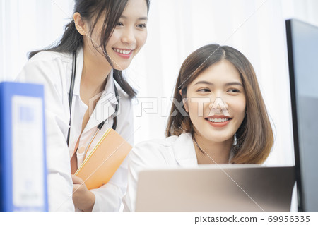 女醫生工作 69956335