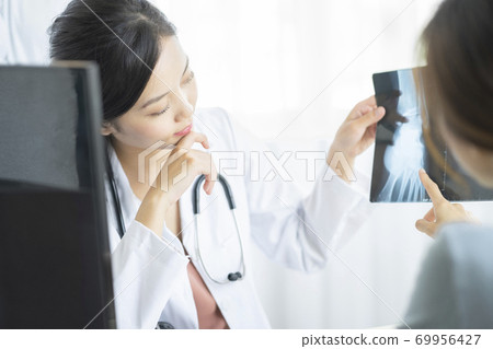 Female doctor work Female doctor work 69956427