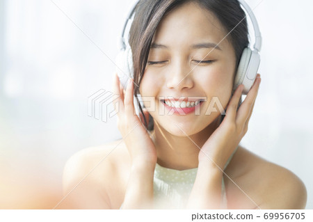 女性肖像 69956705