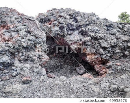 Lava in the Island of Hawaii 69958378