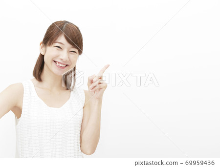 Female finger pointing 69959436