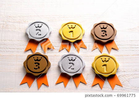 Medal rush image gold, silver and bronze 69961775
