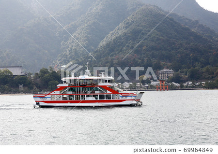 廣島縣秋天秋宮島縣角島神社渡輪 69964849