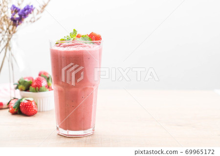 strawberry smoothies milkshake strawberry smoothies milkshake 69965172