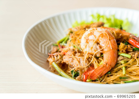 fried white vermicelli and water mimosa with spicy sauce 69965205