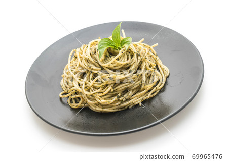 spaghetti cream cheese with bacon 69965476