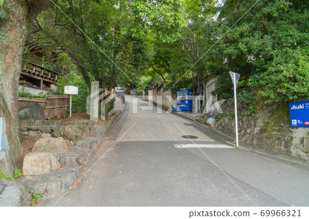 Mt. Tennozan trailhead (near JR Yamazaki Station) 69966321