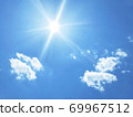 The shining blue sky of the sun 69967512