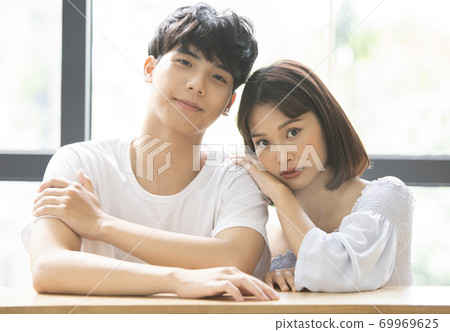 Couples Portrait 69969625
