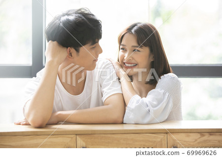 Couples Portrait 69969626