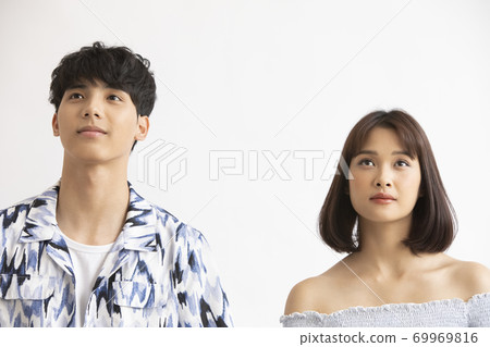 夫婦肖像白色背景 69969816