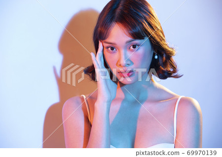 Female beauty portrait Female beauty portrait 69970139