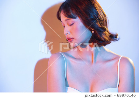Female beauty portrait Female beauty portrait 69970140