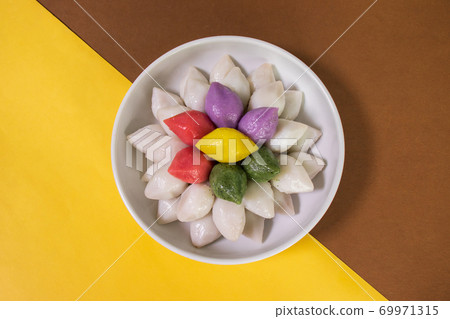 Chuseok holiday food Songpyeon 69971315