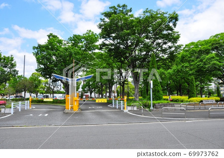 Paid parking lot and fresh greenery in Matano Park, Totsuka Ward, Yokohama City Paid parking lot and fresh greenery in Matano Park, Totsuka Ward, Yokohama City 69973762