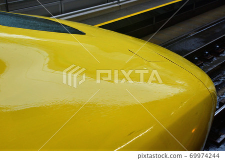 Doctor yellow Doctor yellow 69974244