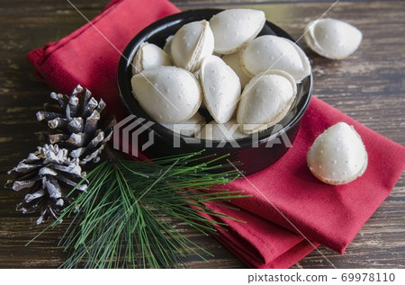 Spanish Christmas dessert, 69978110