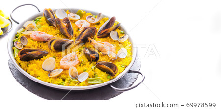 Popular Spanish dish Paella Popular Spanish dish Paella 69978599