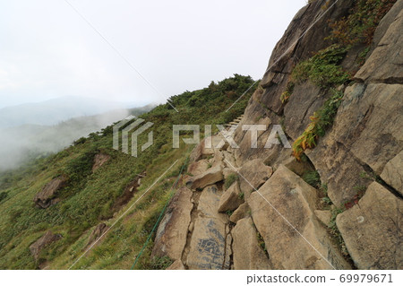 從群馬縣鳥富山到鳩町Pass的山間小道 69979671
