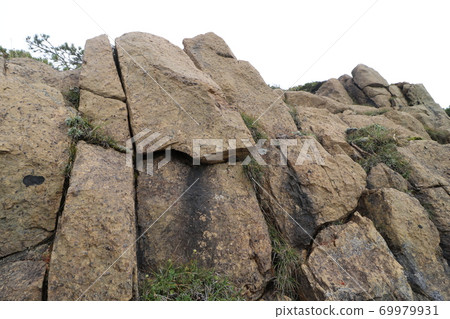 Rocky area on the mountain trail from Mt. Shibutsu in Gunma Prefecture to Mt. Koshibutsusan Rocky area on the mountain trail from Mt. Shibutsu in Gunma Prefecture to Mt. Koshibutsusan 69979931