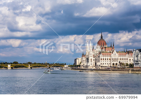 View of the Hungarian Parliament Building and Danube river in Budapest, the capital of Hungary 69979994