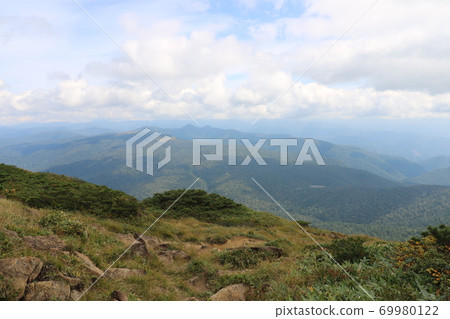 Mountain trail from Mt. Shibutsu in Gunma Prefecture to Mt. Koshibutsusan Mountain trail from Mt. Shibutsu in Gunma Prefecture to Mt. Koshibutsusan 69980122