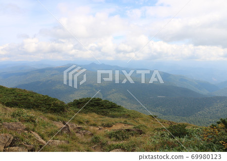 Mountain trail from Mt. Shibutsu in Gunma Prefecture to Mt. Koshibutsusan Mountain trail from Mt. Shibutsu in Gunma Prefecture to Mt. Koshibutsusan 69980123