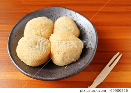 Bite-sized Kinako Daifuku 69980226