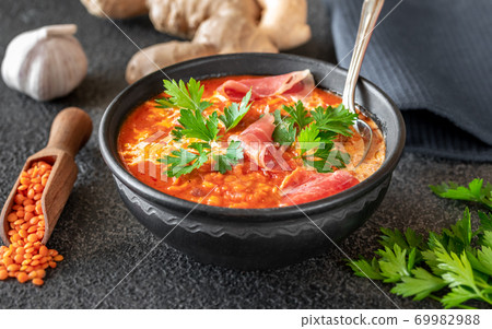 Bowl of lentil soup Bowl of lentil soup 69982988