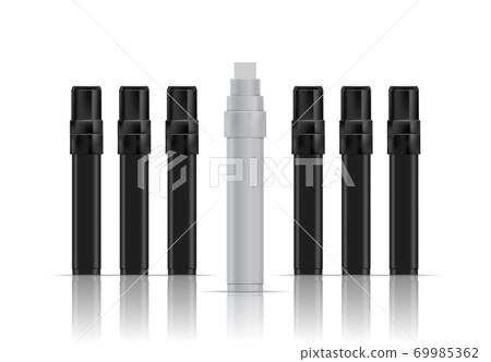 Open white marker next to closed black markers. Broad markers with reflection and shadow on white background. 69985362