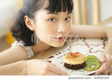 Female lifestyle relaxing tea time Female lifestyle relaxing tea time 69989366