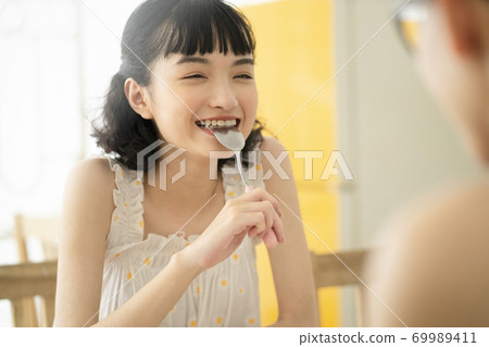 Female lifestyle relaxing tea time 69989411