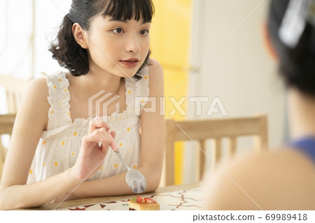 女性生活方式放鬆下午茶時間 69989418