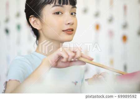 Female Lifestyle Cooking Female Lifestyle Cooking 69989592