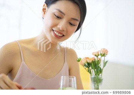 Women's lifestyle relaxing diet detox Women's lifestyle relaxing diet detox 69989806