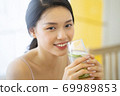 Women's lifestyle relaxing diet detox 69989853