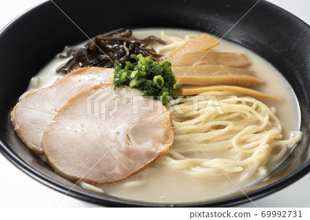 Tonkotsu ramen white background Tonkotsu ramen white background 69992731