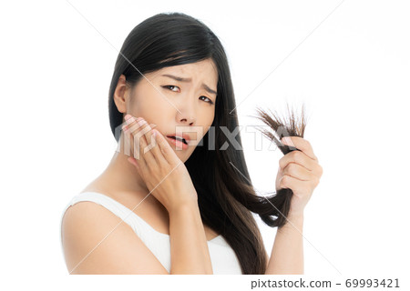 日本女人留著黑色長發直長發 69993421