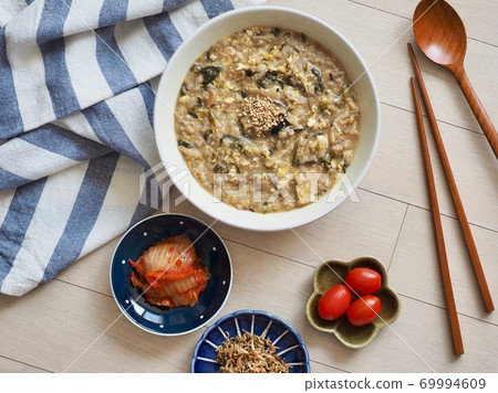 Korean traditional food miso vegetable soup Korean traditional food miso vegetable soup 69994609