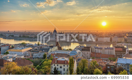 Budapest Hungary, panorama city skyline sunrise at Hungarian Parliament and Danube River Budapest Hungary, panorama city skyline sunrise at Hungarian Parliament and Danube River 69995838